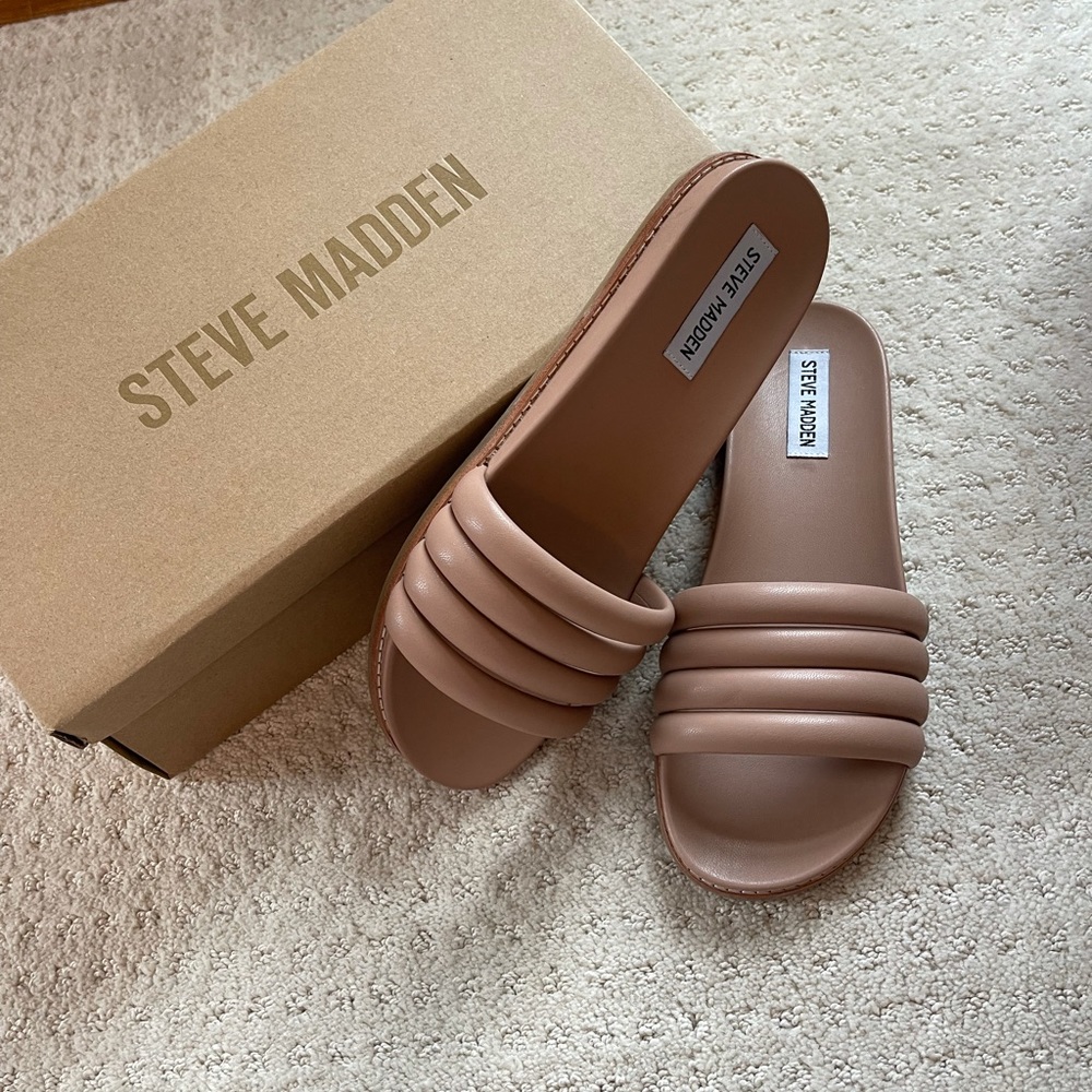 Steven madden slide sandal.